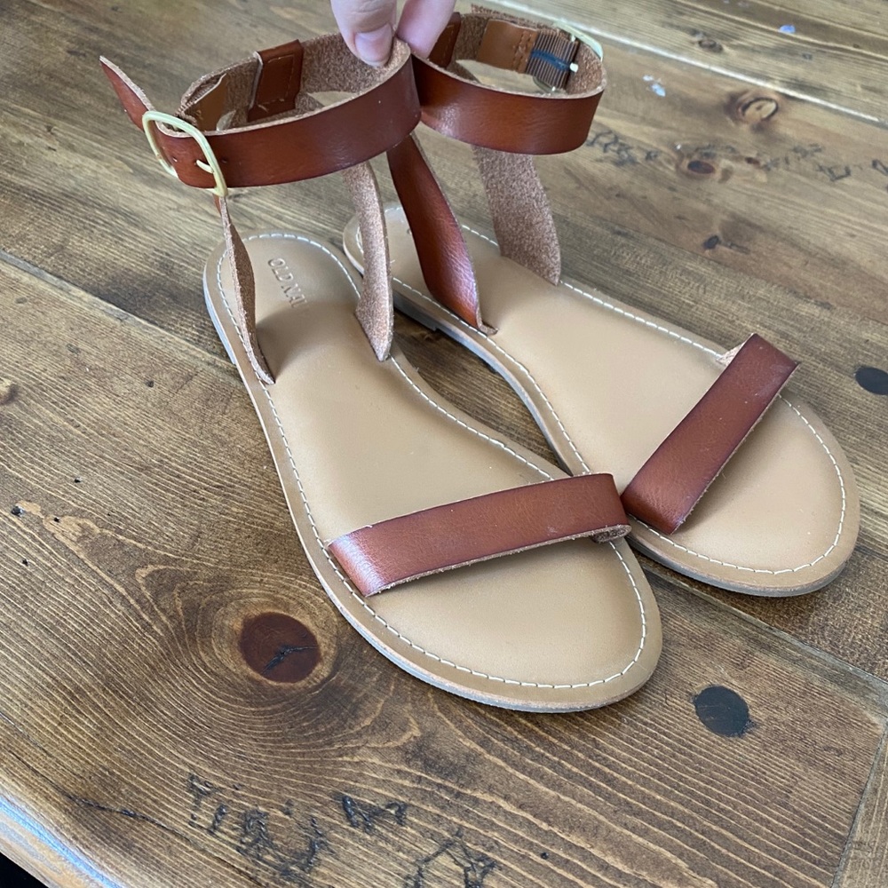 NWOT Old navy sandals